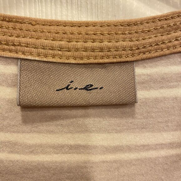 Bundle Of 2 L Seamless Cap Sleeve Cami Crop Tops NWT Rose And Tan Rayon/Spandex - Picture 12 of 15